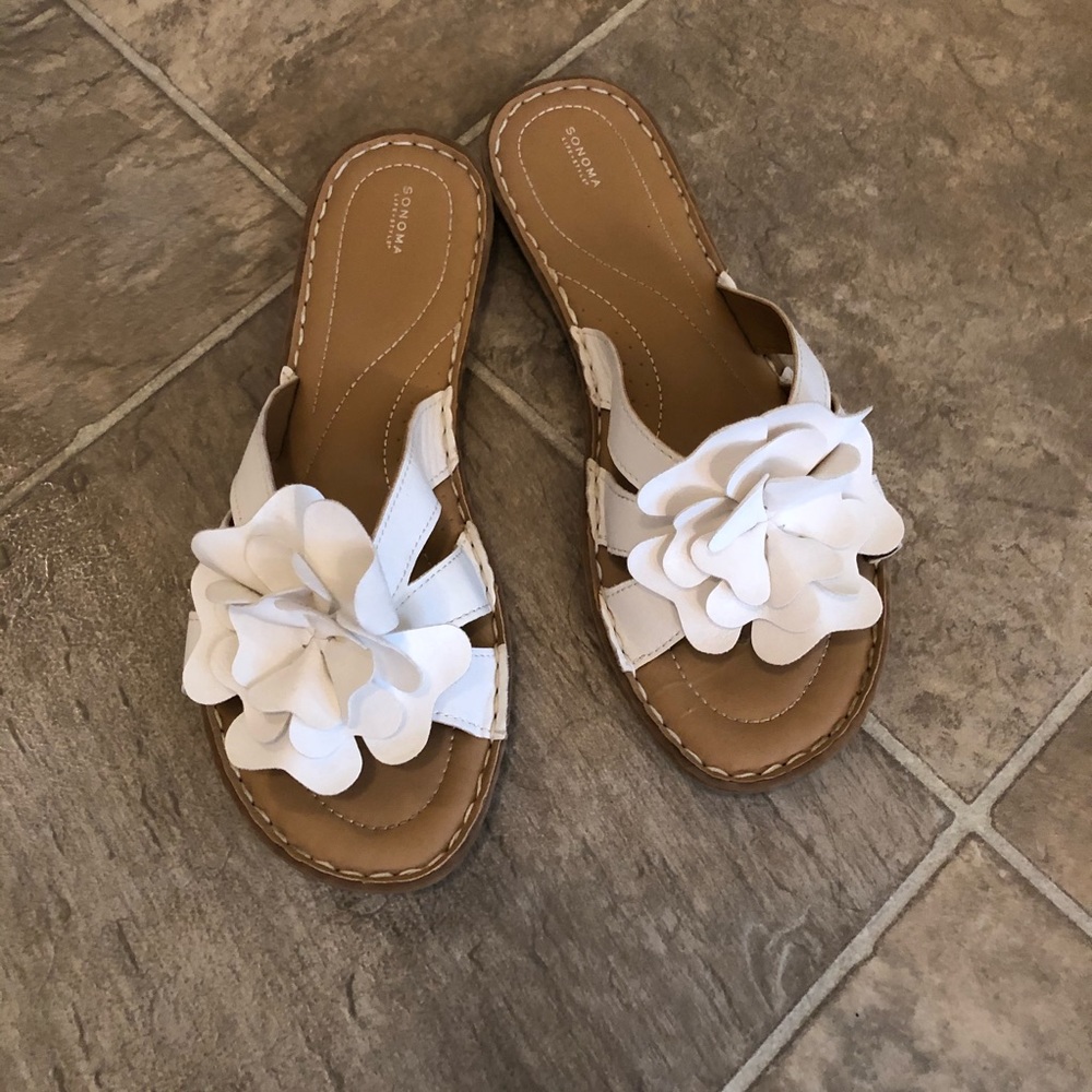 2/$20 Fun sexy floral sandals